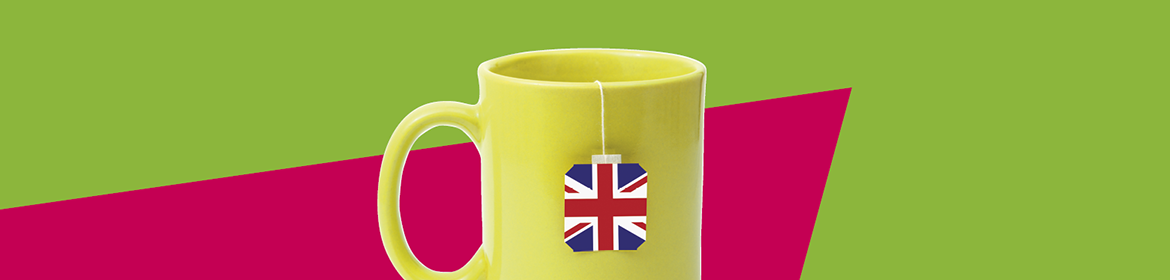 Grafikmotiv Frühjahr/Sommer Programme in English mit gelber Tasse und britischer Flagge  